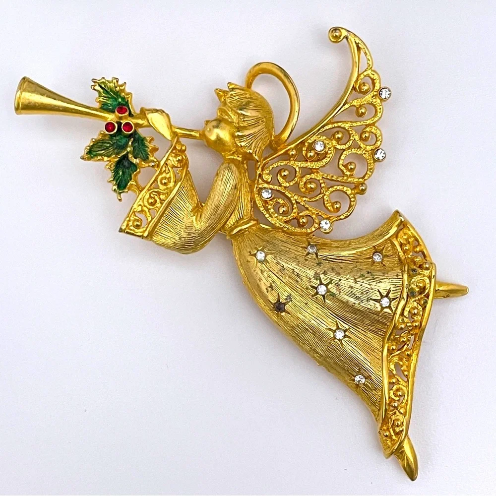 Vintage 90’s JJ Gold Tone Christmas Winter Holiday Festive Angle Pin / Brooch